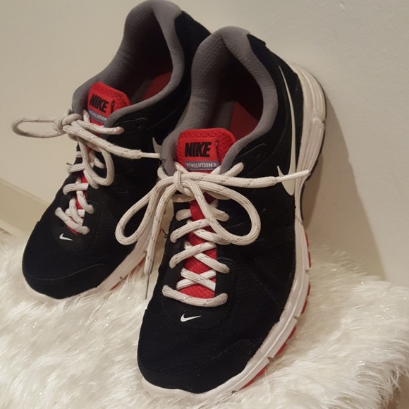 NIKE Revolution 2 - Picture 1 of 8